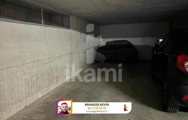 Deux places de parking souterrain