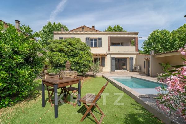 Salon-de-Provence – Propriété familiale 6 chambres avec deux habitations indépendantes et piscine