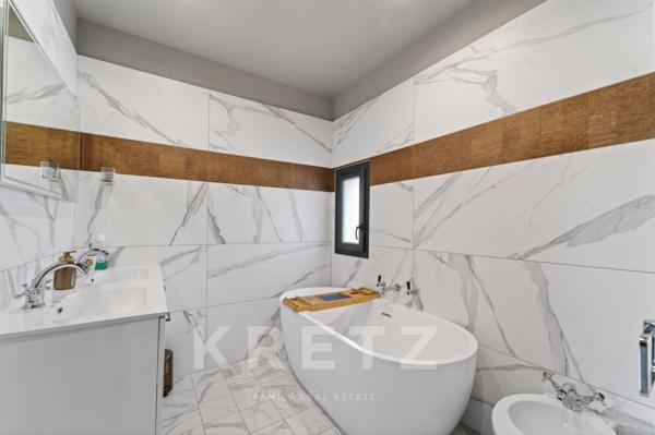 Salon-de-Provence – Propriété familiale 6 chambres avec deux habitations indépendantes et piscine
