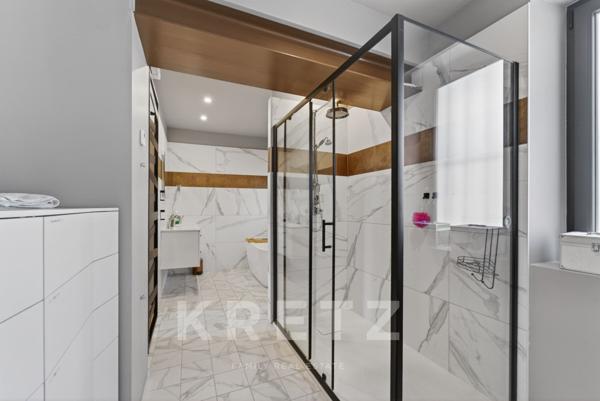 Salon-de-Provence – Propriété familiale 6 chambres avec deux habitations indépendantes et piscine