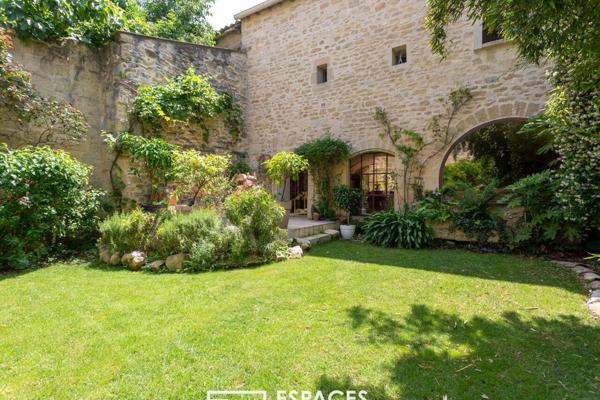 Chaleureuse maison de village avec jardin et T2 indépendant