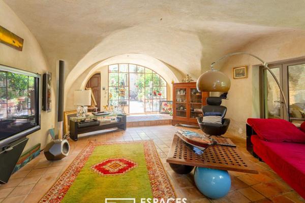 Chaleureuse maison de village avec jardin et T2 indépendant