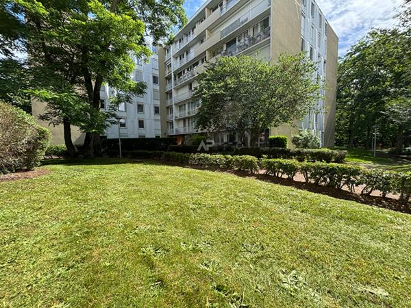 Appartement Cergy 4 pièce(s) 81.11 m2 €216 500 ** - Référence 11255