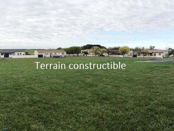 TERRAIN CONSTRUCTIBLE 992m² A SONNAC