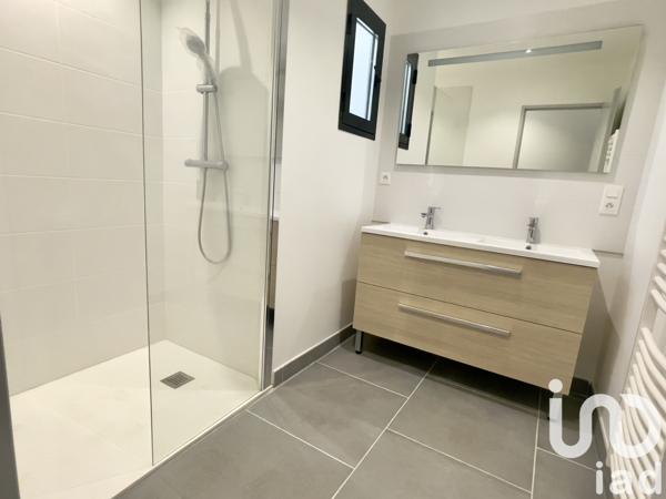 Appartement à vendre 4 pièces 135 m² Sainte-Cécile-les-Vignes