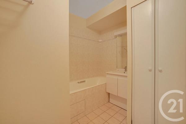Appartement F4 à vendre  4 pièces - 107,55 m 2   PARIS  - 75019