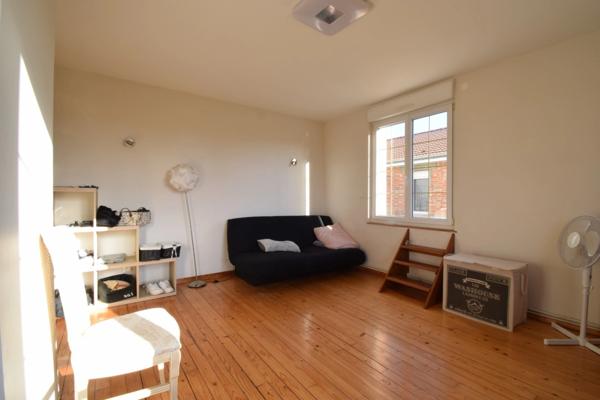 Appartement et local commercial - beaux volumes et multiples possibilités - PARGNY SUR SAULX