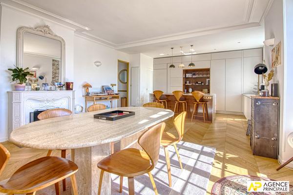 "Versailles Les Près" Sublime appartement meublé de 6 pièces de 150 m² avec cave ! Loyer 4 200 €/mois charges comprises **  - Référence  28372