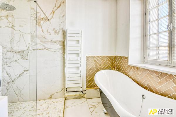 "Versailles Les Près" Sublime appartement meublé de 6 pièces de 150 m² avec cave ! Loyer 4 200 €/mois charges comprises **  - Référence  28372