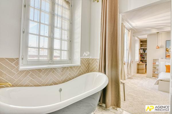 "Versailles Les Près" Sublime appartement meublé de 6 pièces de 150 m² avec cave ! Loyer 4 200 €/mois charges comprises **  - Référence  28372