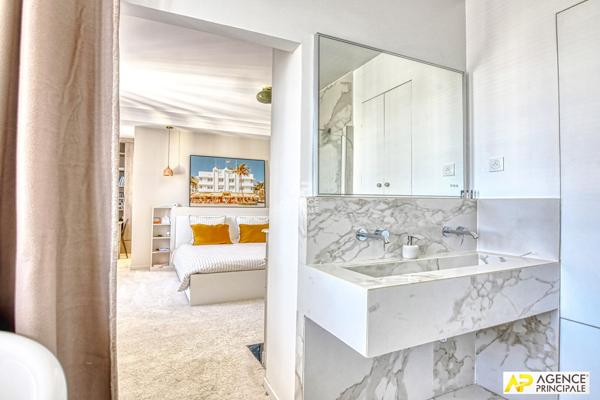 "Versailles Les Près" Sublime appartement meublé de 6 pièces de 150 m² avec cave ! Loyer 4 200 €/mois charges comprises **  - Référence  28372