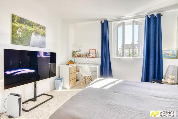 "Versailles Les Près" Sublime appartement meublé de 6 pièces de 150 m² avec cave ! Loyer 4 200 €/mois charges comprises **  - Référence  28372