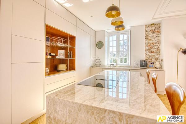 "Versailles Les Près" Sublime appartement meublé de 6 pièces de 150 m² avec cave ! Loyer 4 200 €/mois charges comprises **  - Référence  28372