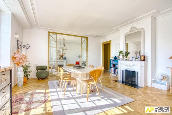 "Versailles Les Près" Sublime appartement meublé de 6 pièces de 150 m² avec cave ! Loyer 4 200 €/mois charges comprises **  - Référence  28372