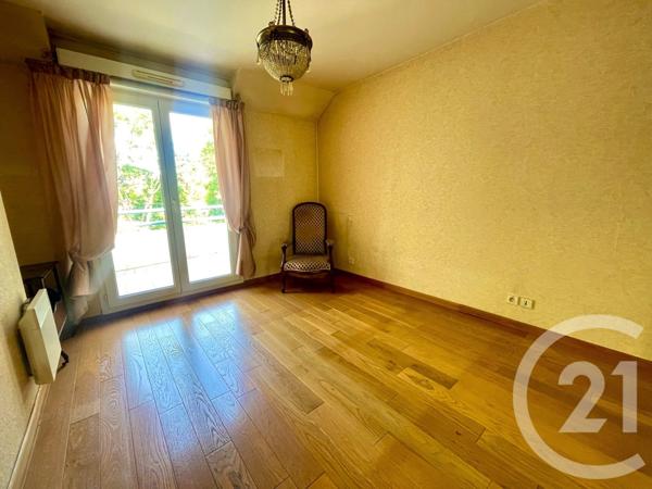 Appartement F5 à vendre  5 pièces - 117,38 m2 L ISLE ADAM - 95