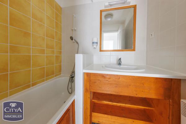 Appartement à vendre 2 pièces 31.2m² Besse-et-Saint-Anastaise (63610)