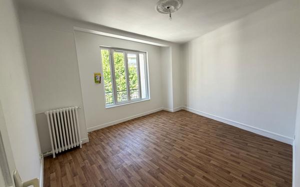 Appartement à louer    2 pièces • 42,80 m2 Asnières-sur-Seine