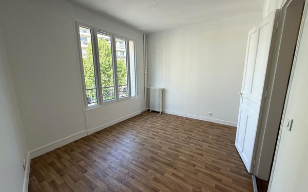 Appartement à louer    2 pièces • 42,80 m2 Asnières-sur-Seine