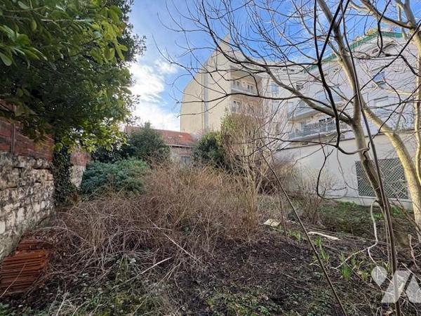 ASNIERES SUR SEINE - AVENUE D'ARGENTEUIL - MAISON 6 PIECES + GRAND JARDIN