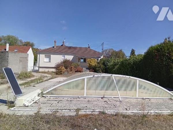 Maison à vendre à Mer, Loir-et-Cher (41)

Pavillon des années 1960 rénové avec goût comprenan...