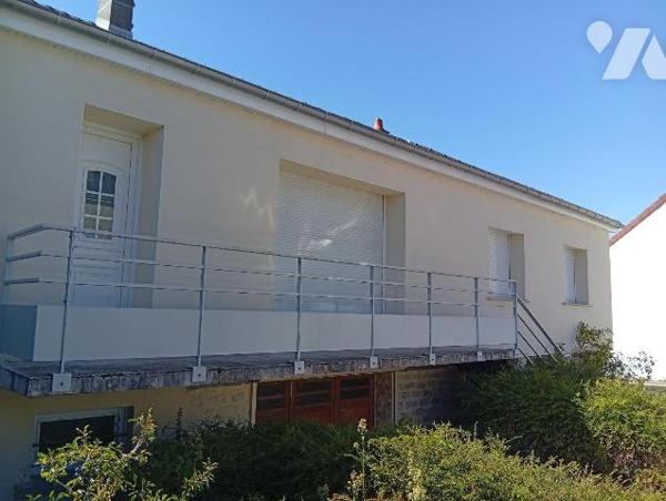 Maison à vendre à Mer, Loir-et-Cher (41)

Pavillon des années 1960 rénové avec goût comprenan...