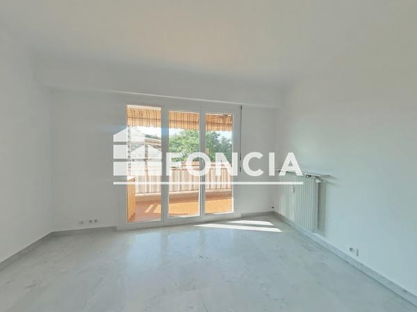 Location Appartement 4 pièces 84.75 m² - 39 IMPASSE FLEURIE St Laurent Du Var 06700