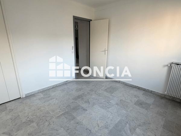 Location Appartement 4 pièces 84.75 m² - 39 IMPASSE FLEURIE St Laurent Du Var 06700