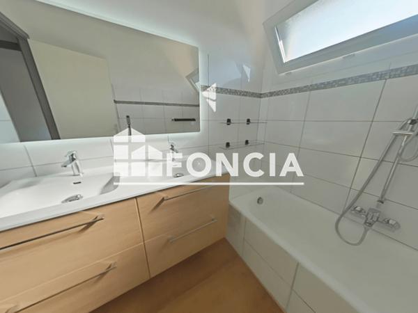 Location Appartement 4 pièces 84.75 m² - 39 IMPASSE FLEURIE St Laurent Du Var 06700