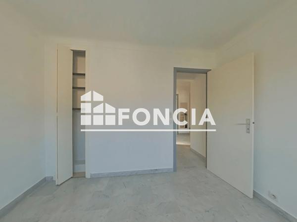 Location Appartement 4 pièces 84.75 m² - 39 IMPASSE FLEURIE St Laurent Du Var 06700
