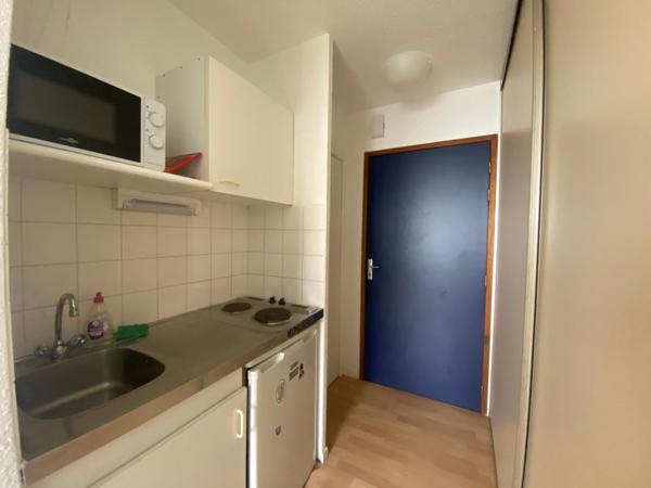 QUARTIER CHAMP DE MARS T1 MEUBLE A LOUER, Nantes 44000