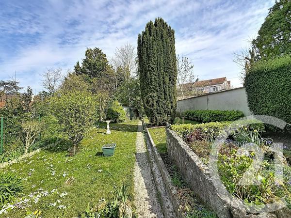 Maison à vendre  6 pièces - 128,03 m 2   NOISY LE GRAND  - 93