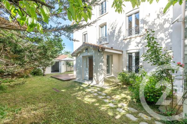 Maison à vendre  6 pièces - 128,03 m 2   NOISY LE GRAND  - 93