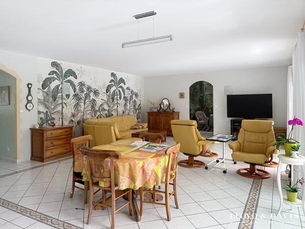 Meschers centre : Maison plain-pied 144 m², 3 chambres, 1500 m² de terrain