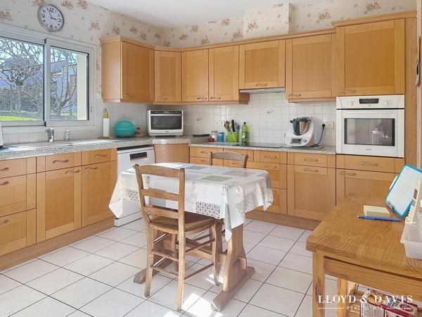 Meschers centre : Maison plain-pied 144 m², 3 chambres, 1500 m² de terrain