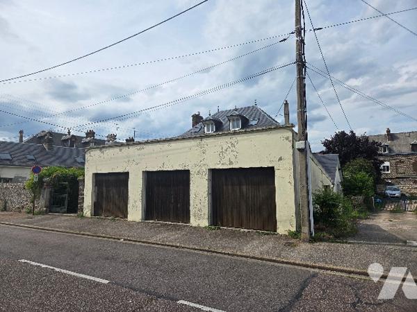 ST ETIENNE DU ROUVRAY, IDEAL INVESTISSEUR, ensemble immobilier mixte commerce et d'habitations