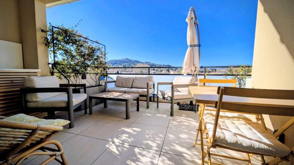 Superbe appartement avec terrasse, double garage et vue dégagée 362 000 €