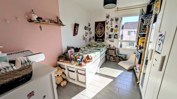 Superbe appartement avec terrasse, double garage et vue dégagée 362 000 €