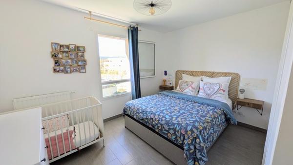 Superbe appartement avec terrasse, double garage et vue dégagée 362 000 €