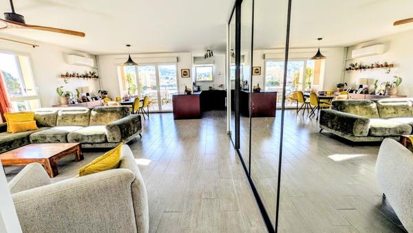Superbe appartement avec terrasse, double garage et vue dégagée 362 000 €