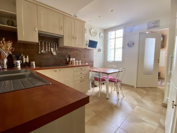 VIEUX PORT – DERNIER ÉTAGE AVEC VUE !