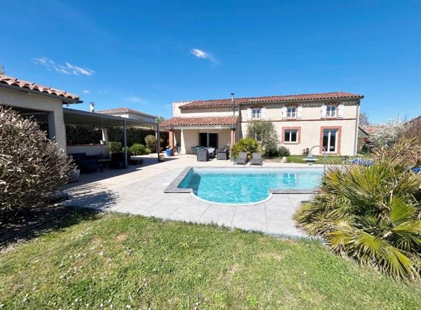 Maison Aussonne 8 pièce(s) avec piscine sur 1236 m² de terrain, hors couloir aérien