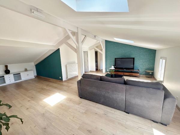Maison Aussonne 8 pièce(s) avec piscine sur 1236 m² de terrain, hors couloir aérien