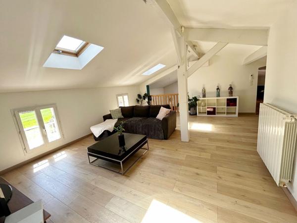 Maison Aussonne 8 pièce(s) avec piscine sur 1236 m² de terrain, hors couloir aérien