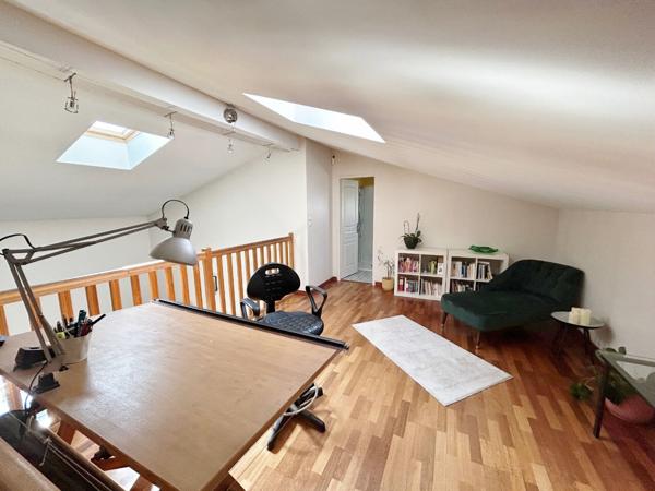 Maison Aussonne 8 pièce(s) avec piscine sur 1236 m² de terrain, hors couloir aérien