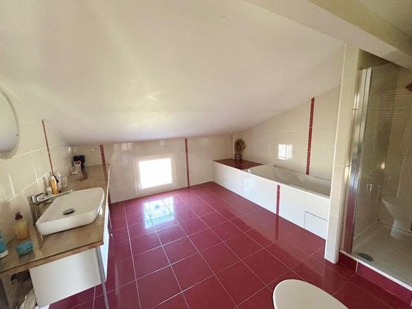 Maison Aussonne 8 pièce(s) avec piscine sur 1236 m² de terrain, hors couloir aérien