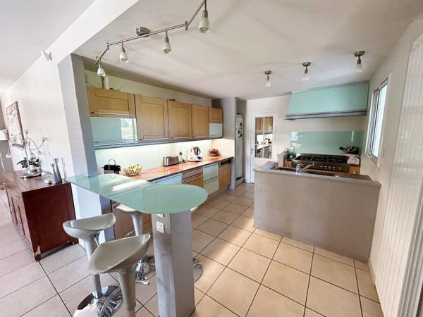Maison Aussonne 8 pièce(s) avec piscine sur 1236 m² de terrain, hors couloir aérien