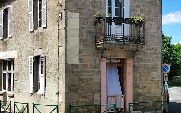 Maison à vendre    4 pièces • 168 m2 Chénérailles