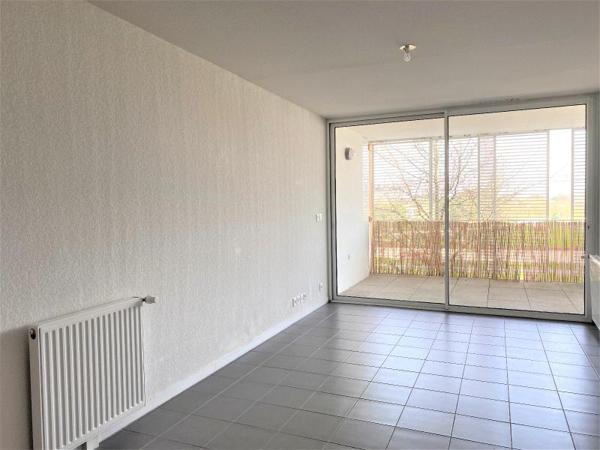 Appartement à louer 2 pièces 42.2m²