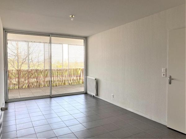Appartement à louer 2 pièces 42.2m²