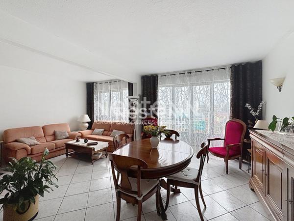 Appartement 4 pièces 2 chambres séjour double à Chilly-Mazarin sans travaux proche des écoles, commerces et de la plaine de Balizy